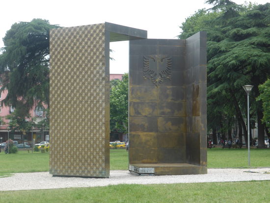 Unabhängigkeits-Denkmal - 100-jährige Unabhängigkeit vom Osmanischen Reich