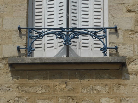 ebenso - Fensterquerträger von Hector Guimard