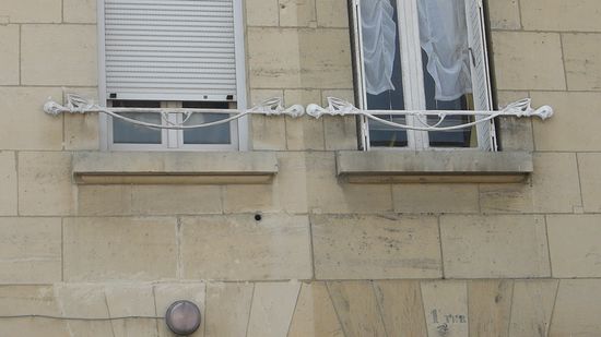 ebenso - Fensterquerträger von Hector Guimard