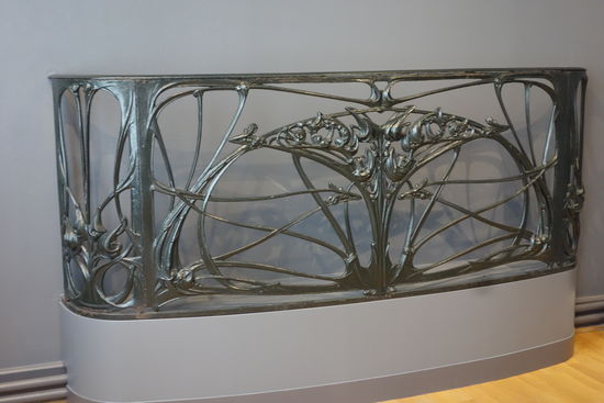 Großes Balkongitter - Hector Guimard - Eisenguß - Fonderie de St Dizier - 1907