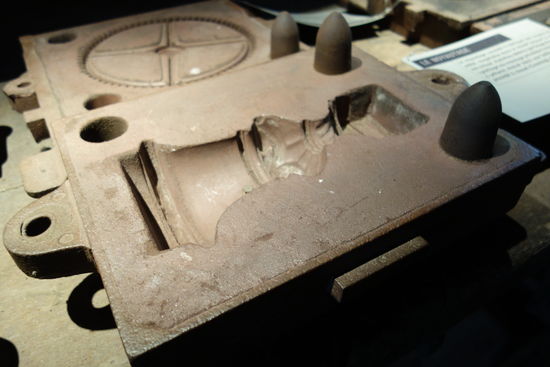 Form - zweiteilig mit Stecknoppen