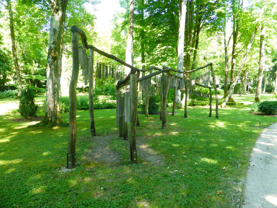 Oak Twins - ein Klangkörper aus verschieden großen Eichenholzstücken