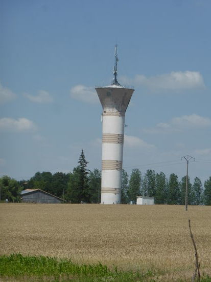 die relativ flache Gegend wird noch über die zahlreich zu findenden Wassertürme versorgt
