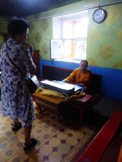 Gebete werden auch 'gekauft' - 'man läßt beten bzw. rezitieren'