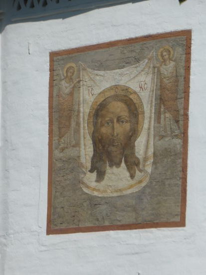 die Außenfresken stammen vom beginn des 19. Jh.