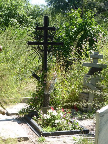 russisch-orthodoxe Grabkreuze