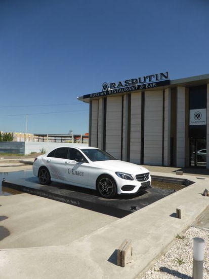 die Russen haben ein Faible für tolle Autos - vom Mercedes bis zum Lamborghini