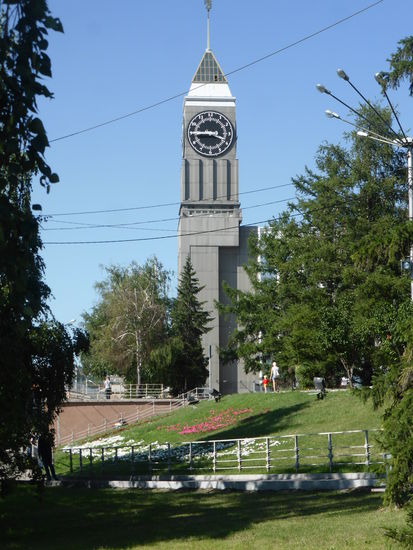 hier steht der von der Bevölkerung 'Big Ben' genannte Uhrenturm .