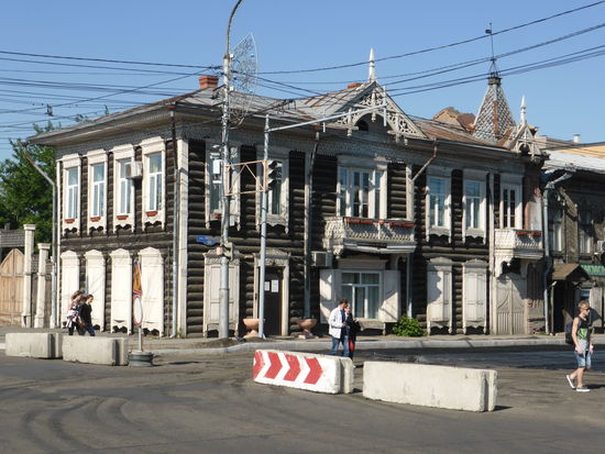 eine Fülle von kunstvoller Holzbauarchitektur