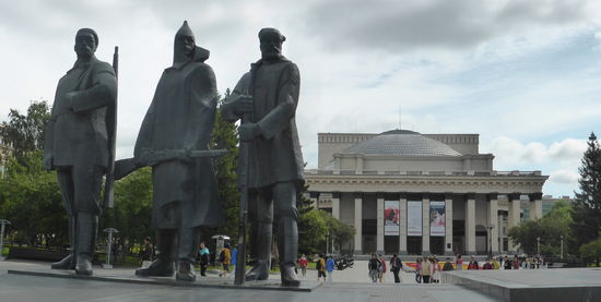 Leninplatz mit Opernhaus