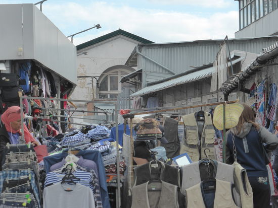 im Außenbereich ist der Zentralmarkt noch urtümlicher -