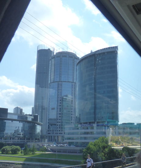 und neue Hochhäuser  - hier u.a. unser Hotel, das wir erst abends belegen