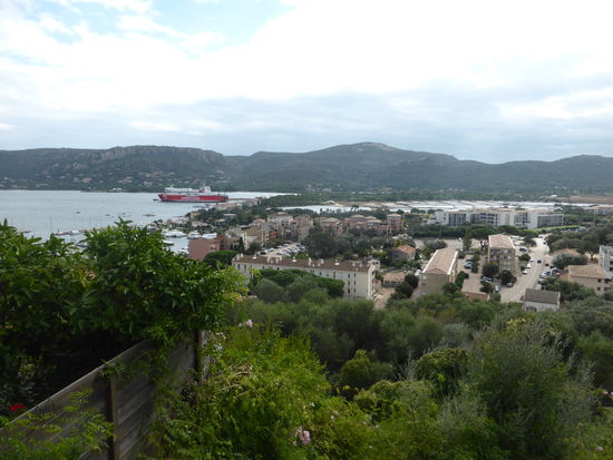 von der man ein schönen Blick auf den Hafen und die Salinen der Stadt hat