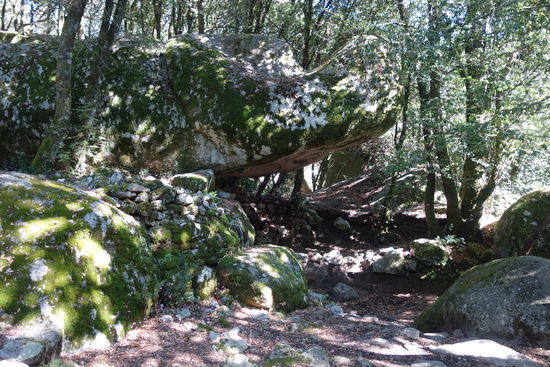 Abri unterhalb der Festung