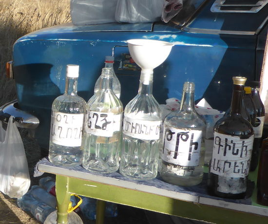 welcher Schnaps nun in der jewieligen Flasche ist läßt sich nicht ablesen