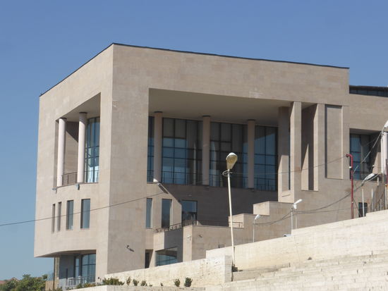 Charles-Aznavour-Zentrum