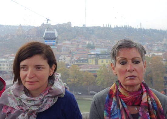 bringt uns die 509 m lange Seilbahn mit etwa 5m/s d.h. 18 km/h