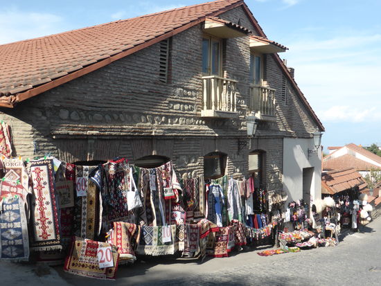 Souvenirläden sind natürlich auch vorhanden