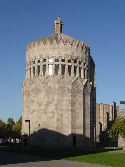 die  von den Einheimische 'Rakete' genannte Kirche