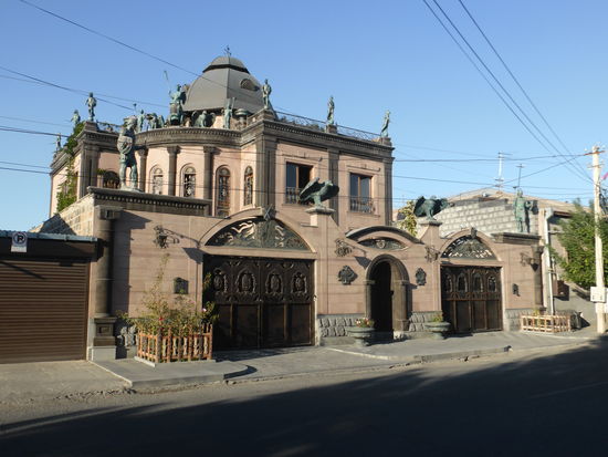 rätselhaftes Gebäude