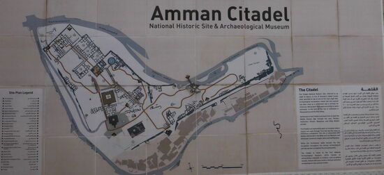 das Areal ist recht groß und war von einer 1700 m langen Festungsmauer umgeben