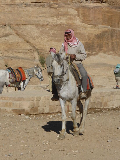 Reiter am Eingang zum Siq