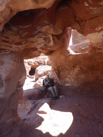 noch sind wir hoch über den Königsgräbern und klettern durch diverse Höhlen