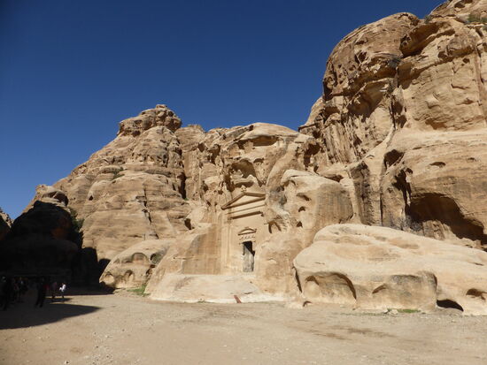 30.342184 N / 35.466718 O - Zugang zu Klein-Petra