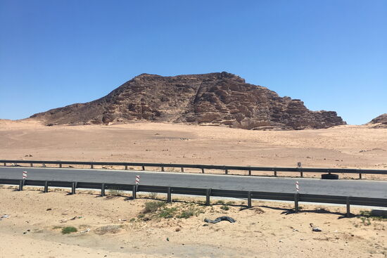 die Landschaft ändert sich während der Fahrt auf dem Kings Way