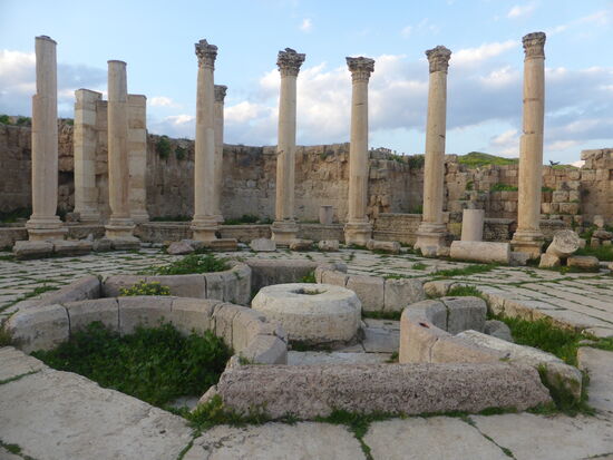 Macellum - Oktogon mit Brunnen