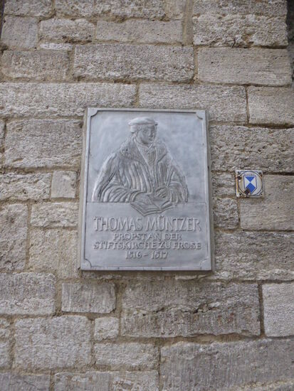 auch die geschichte kommt nicht zu kurz, denn er berichtet von Münzer, dem eigentlcih Reformator