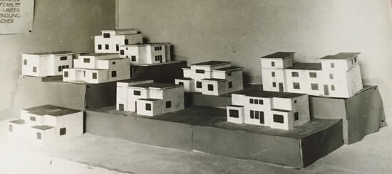 Baushaus-Ausstellung 1923 - Modelle von Serienhäusern 
Walter Gropius (1883-1969), Fred Forbát (1892-1972), Farkas Molnar (1897-1945)