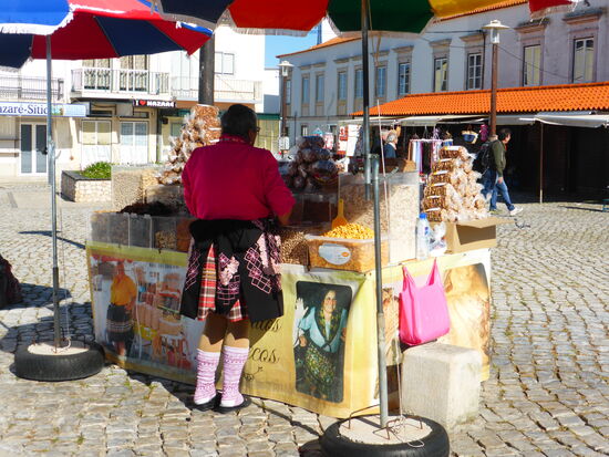 verschlafen zwar nicht, aber es ist noch recht früh am Morgen