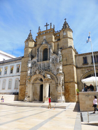 Portalfassade der ehemaligen Klosterkirche Santa Cruz