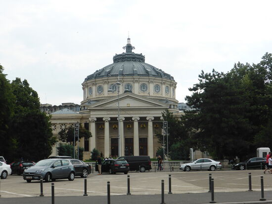 Athenäum - Arch. Albert Galleron - Stil Eklektizismus mit ionischer Säulenvorhalle mit Dreiecksgiebel