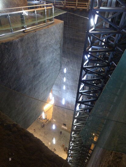 auf der unteren Ebene kann man dann bei (angenehmen?!) gleichbleibenden Temperaturen diversen Tätigkeiten nachgehen