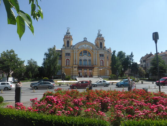 Klausenburg: Theater und Oper [von Fellner und Helmer] auf dem Siegesplatz