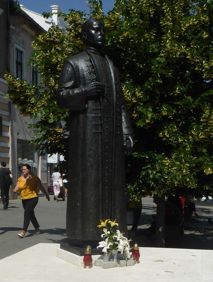 Iuliu Kardinal Hossu (* 30. Januar 1885 in Milașul Mare, damals Österreich-Ungarn, heute Rumänien; † 28. Mai 1970 in Bukarest) war rumänischer griechisch-katholischer Bischof von Gherla
