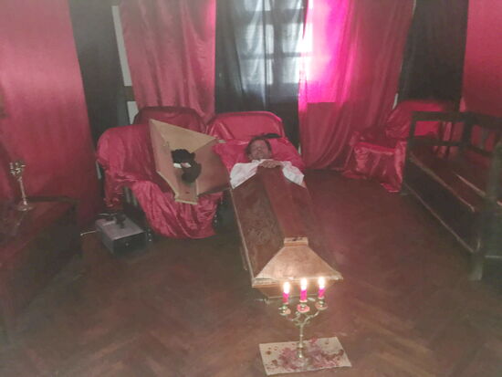 hier 'liegt' Dracula !?