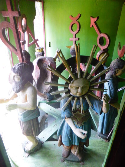 direkt am Figurenspiel des Stundturms