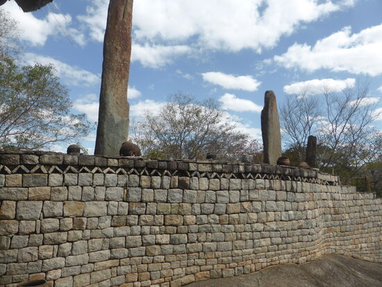 selbst das Ornamentmuster der Anlage ähnelt dem der alten Rzuinenstadt