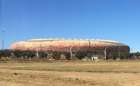 First National Bank Stadium - mit Textil verkleidet