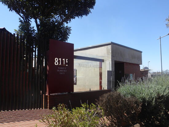 Mandela House - gleich um die Ecke steht das kaum sichtbare Haus von Bischoff Desmond Tutu, dem politischen Lehrer Mandelas -