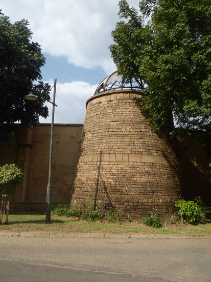 Turm des Resorts mit interessanter Laterne