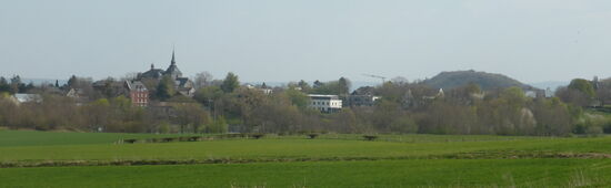 sten geht der Blick auf den Ortsteil Laurensberg - und recht den Lousberg