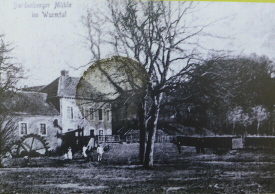 alte Mühle - altes Pstkartenfoto von der Infotafel