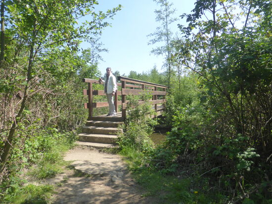 der See kann ganz umrundet werden