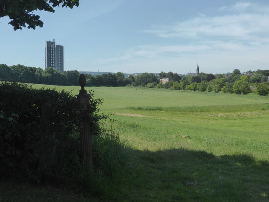 Blick zum Europaplatz mit Hochhaus