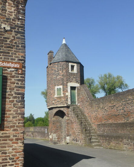 achteckiges Wachttürmchen - Pfefferbüchse genannt