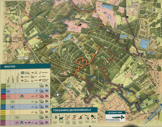 die ausgewählte Wanderroute (blaue Raute) führt dann zunächst in die Reste der Wasserburg hinein